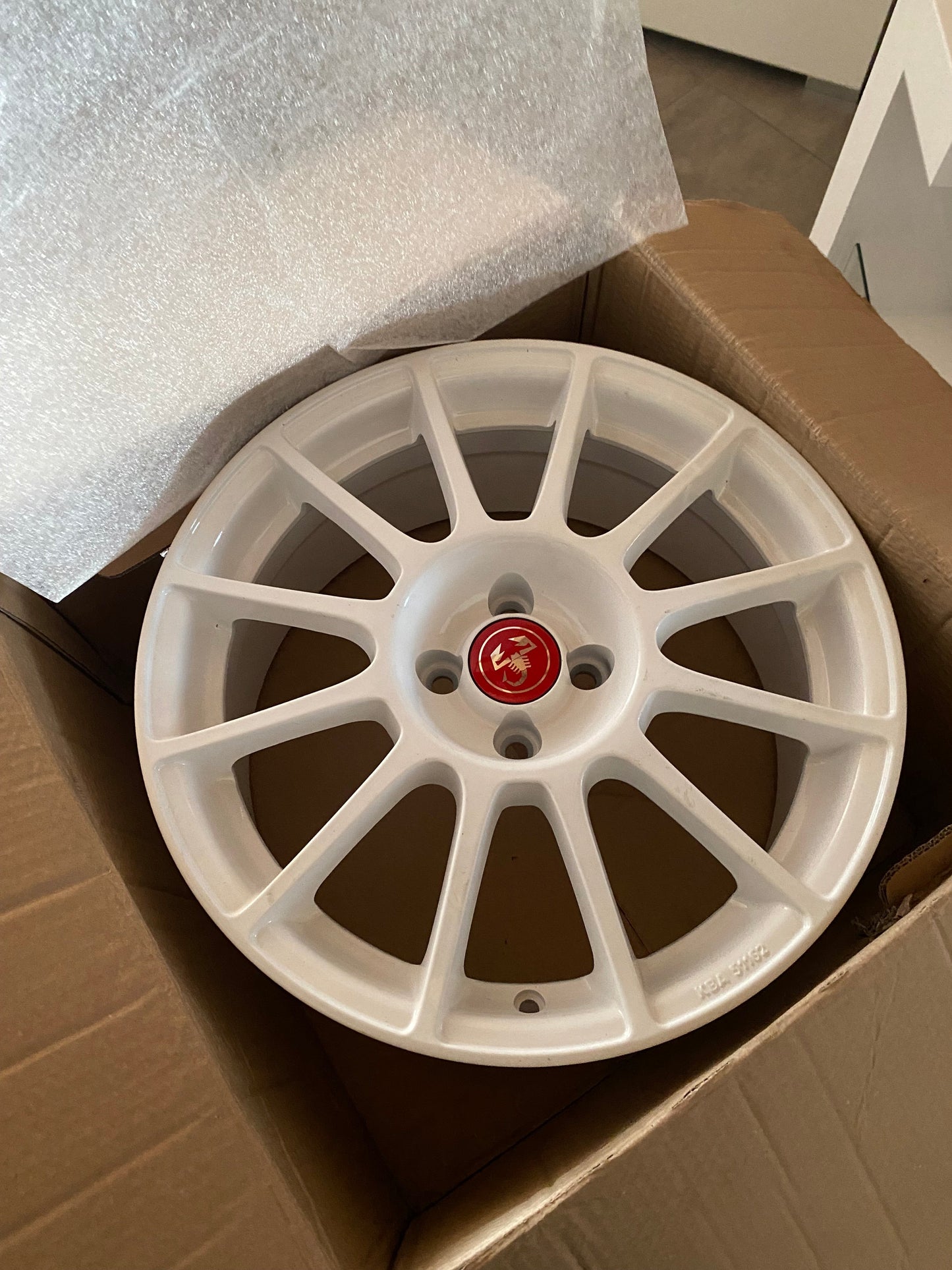 Satz mit 4 ESSESSE Abarth 500 - 595 - 695 Alufelgen - 4x98 - Kanal 7,5 - ET 35