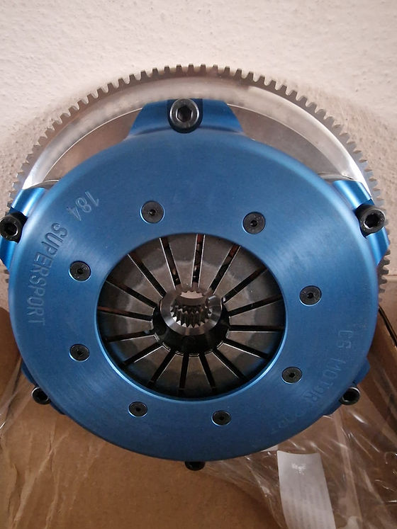 DOUBLE DISC CLUTCH AND FLYWHEEL