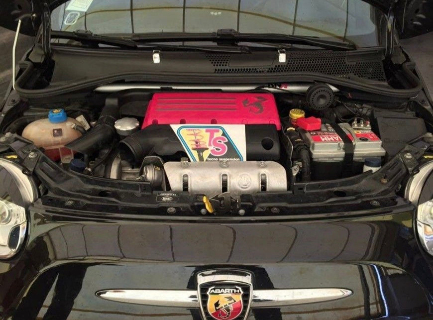 DNA Racing Front Strut Bar Kit