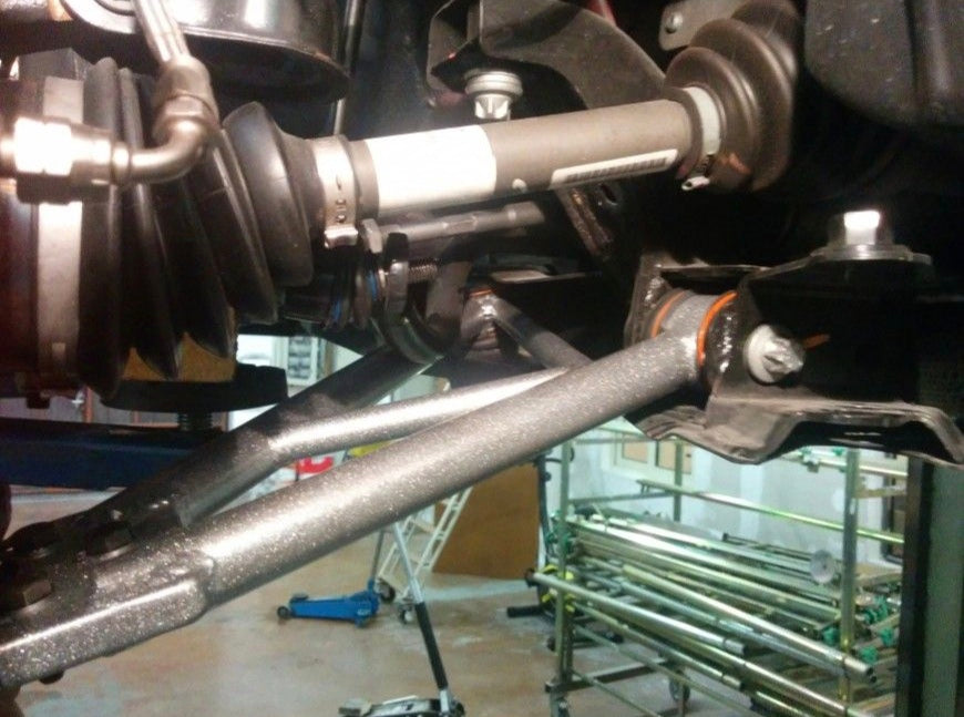 DNA Racing front trapezoid kit