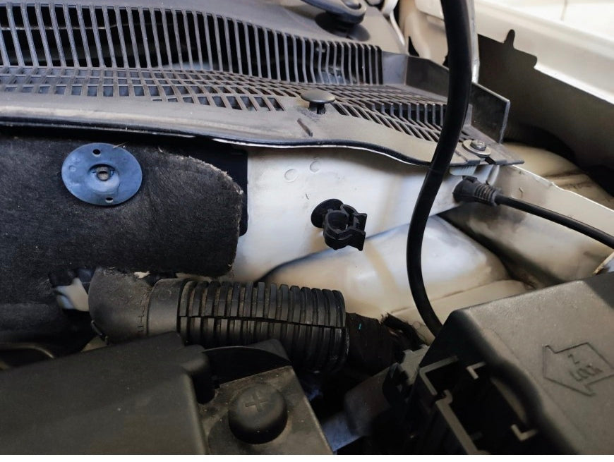DNA Racing Front Strut Bar Kit