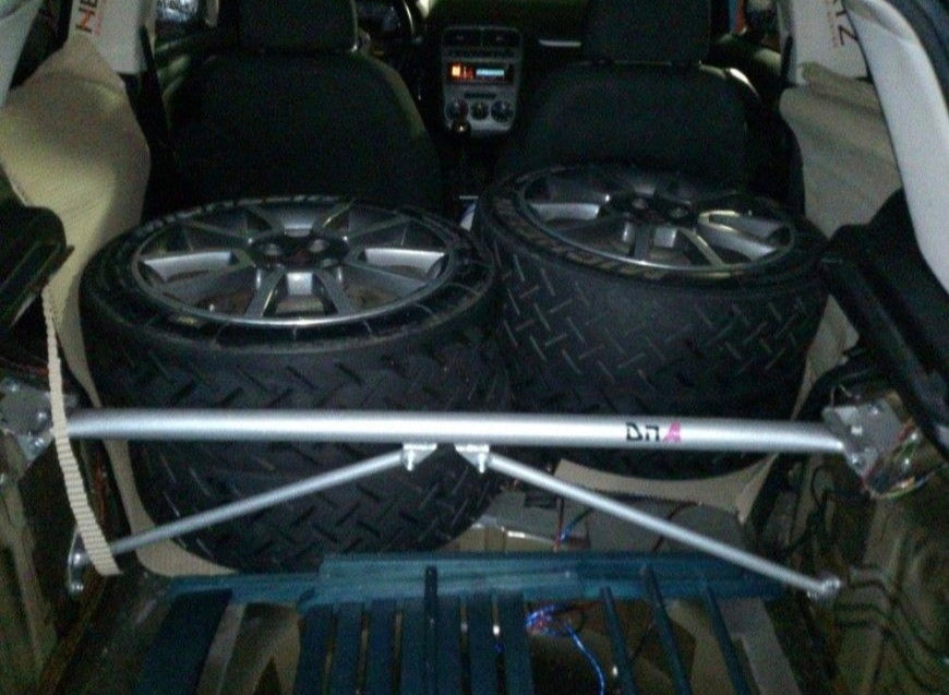 DNA Racing Rear Strut Bar Kit with Tie Rods