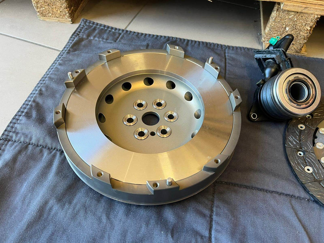 Single Mass Flywheel Clutch Kit 595/695/Punto Abarth