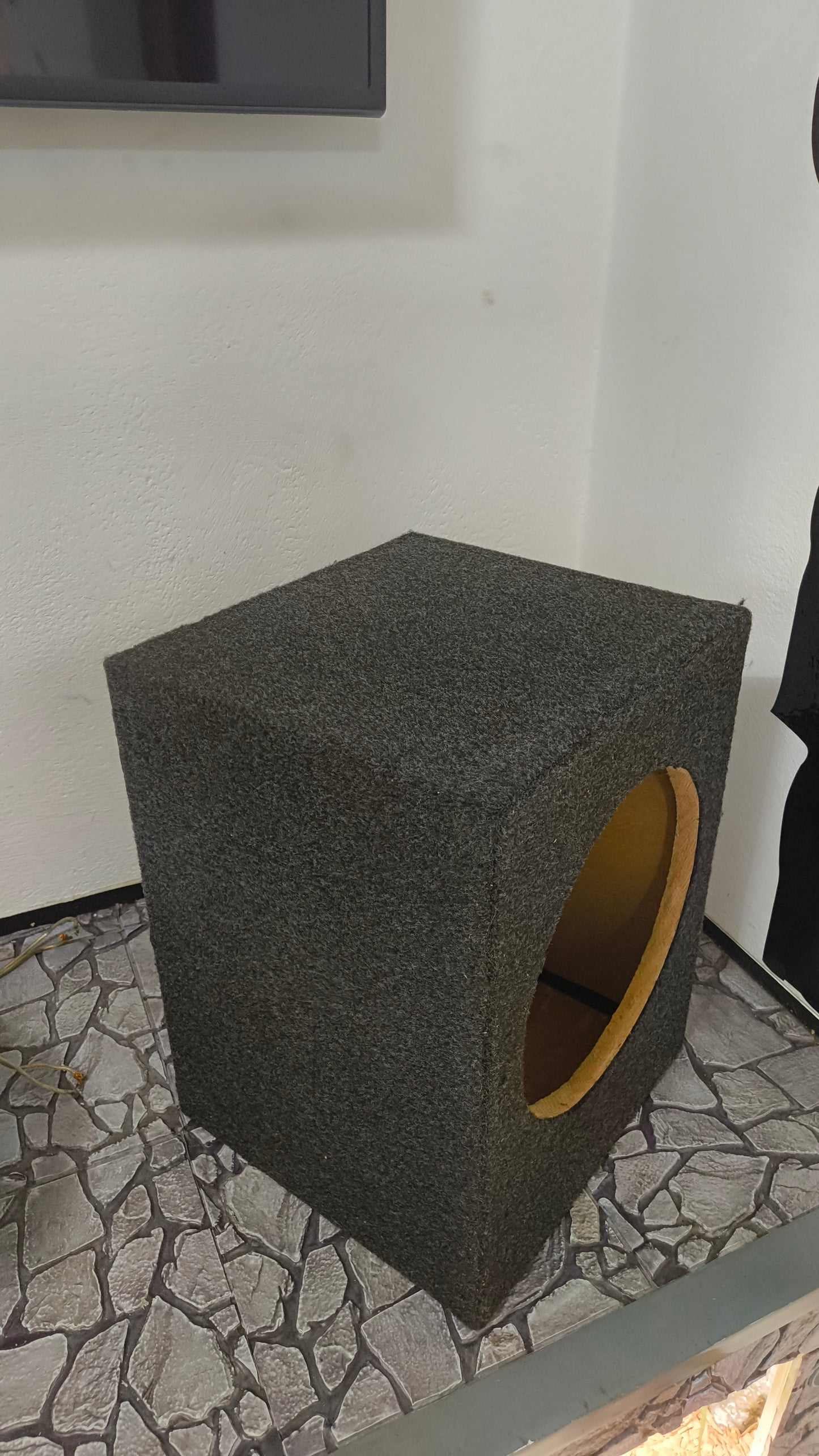 Subwoofer ROCKFORD T112D4 in cassa chiusa USATO )Ottime condizioni)