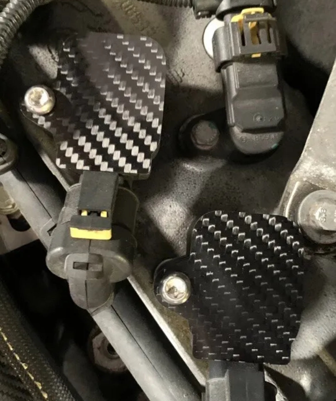 Copri bobina in vero carbonio personalizzati per vano motore TJET Fiat 500 Abarth