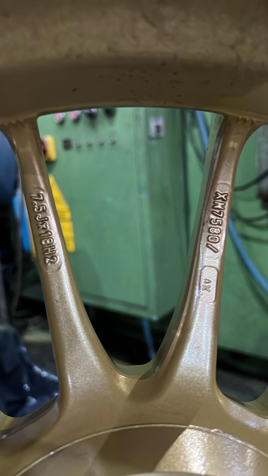 Cerchi in lega MAK XLR da 18 Oro ABARTH 500/595 USATI ottime condizioni SET 4 Cerchi