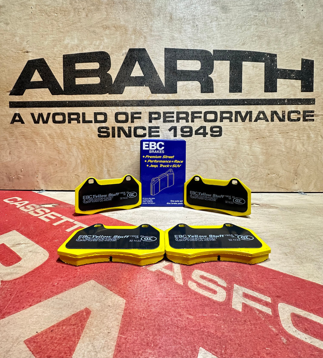 Front Brake Pad Set – Ebc Yellow Stuff – 305 mm Brembo 4 piston DISC