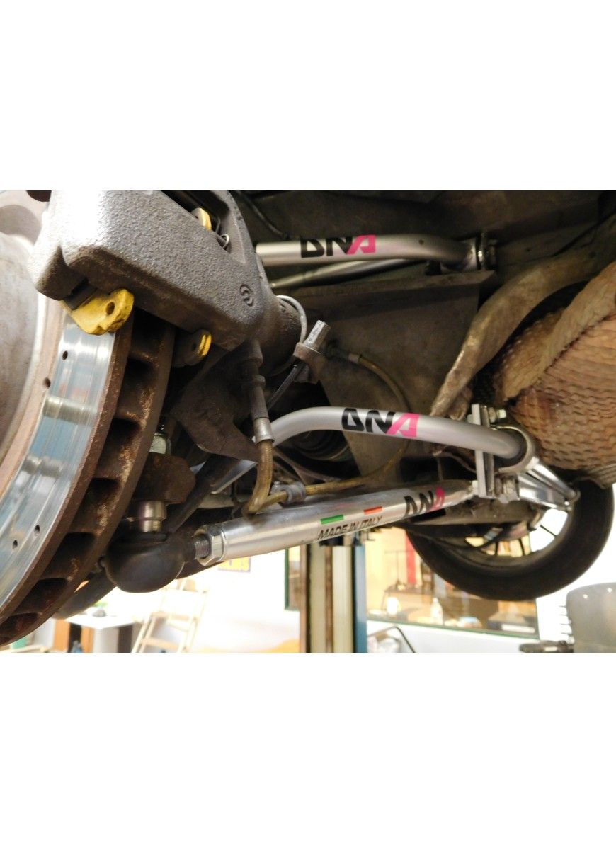 Kit barra irrigidimento telaio e tiranti convergenza su uniball DNA Racing