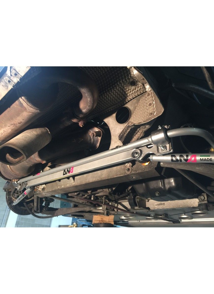 Kit barra irrigidimento telaio e tiranti convergenza su uniball DNA Racing